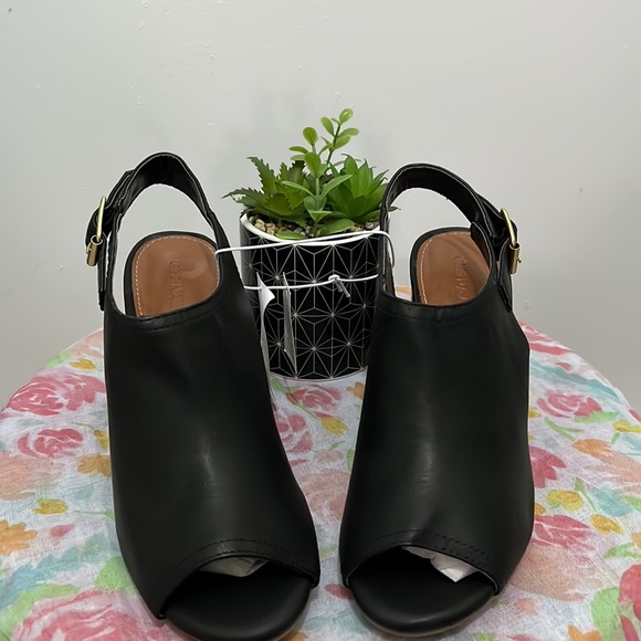 Old Navy Shoes - New Women Shoes